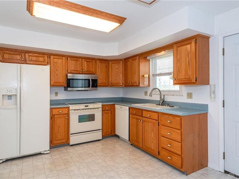 1382 Rawlings Drive, Fairborn, OH 45324 Photo 13