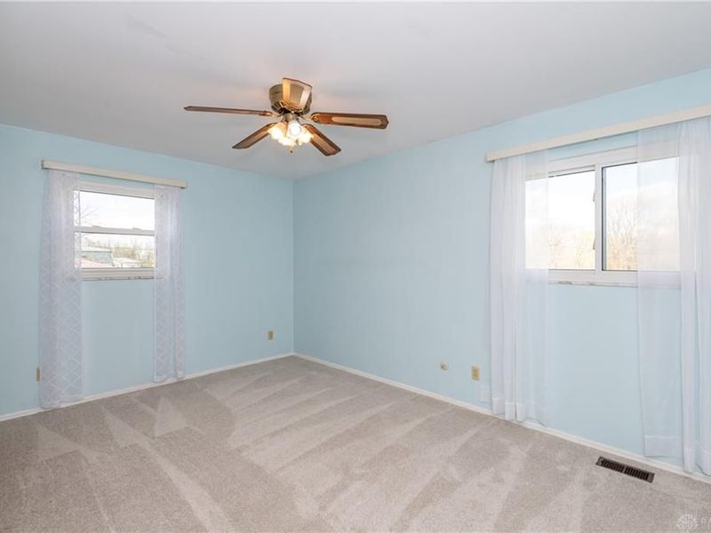 1382 Rawlings Drive, Fairborn, OH 45324 Photo 14