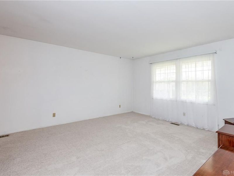 1382 Rawlings Drive, Fairborn, OH 45324 Photo 7