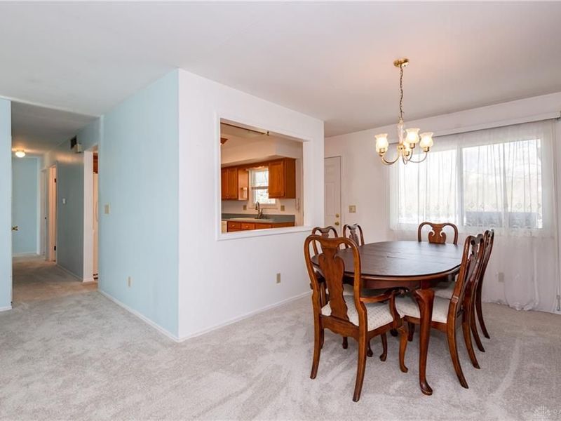 1382 Rawlings Drive, Fairborn, OH 45324 Photo 9