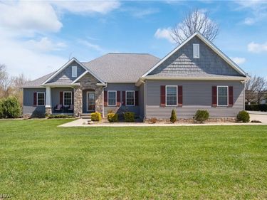 535 E Caston Road, Green, OH 44685