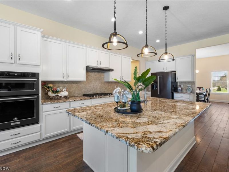 535 E Caston Road, Green, OH 44685 Photo 3