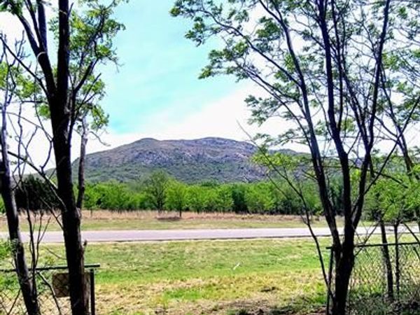 20586 E 1476 Road, Lone Wolf, OK 73655