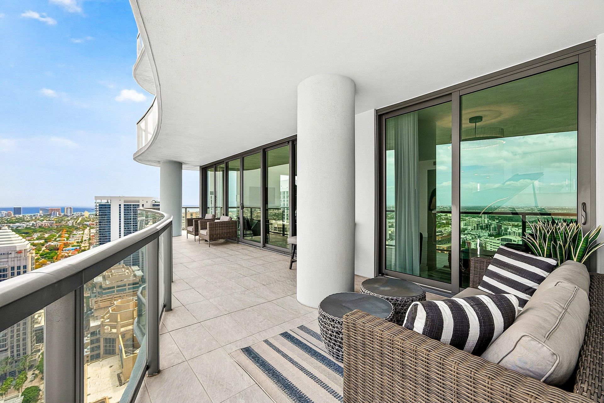 100 E Las Olas Boulevard, Unit 4301, Fort Lauderdale, FL 33301 Photo