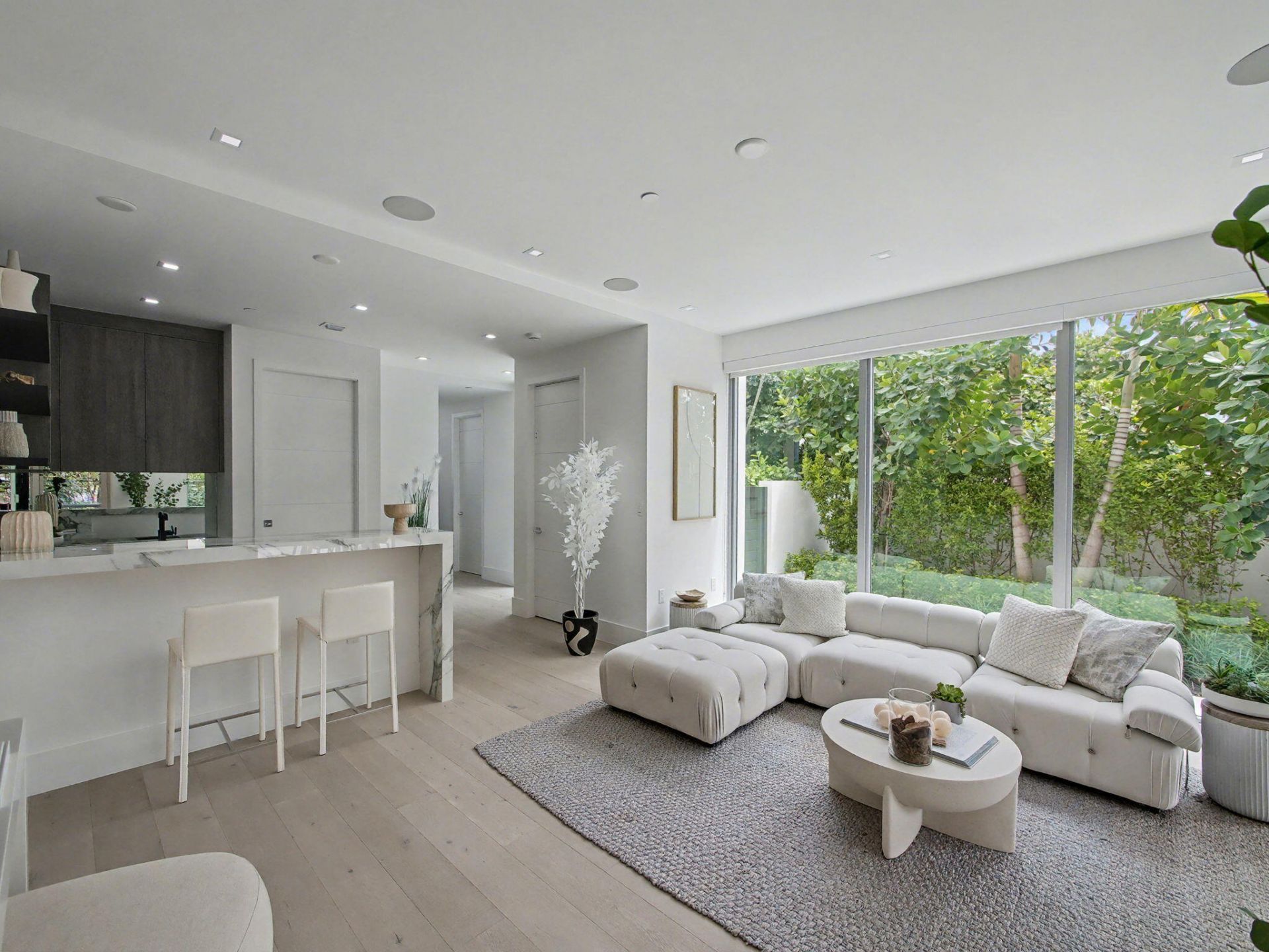 1070 Del Harbour Drive, Delray Beach, FL 33483 Photo