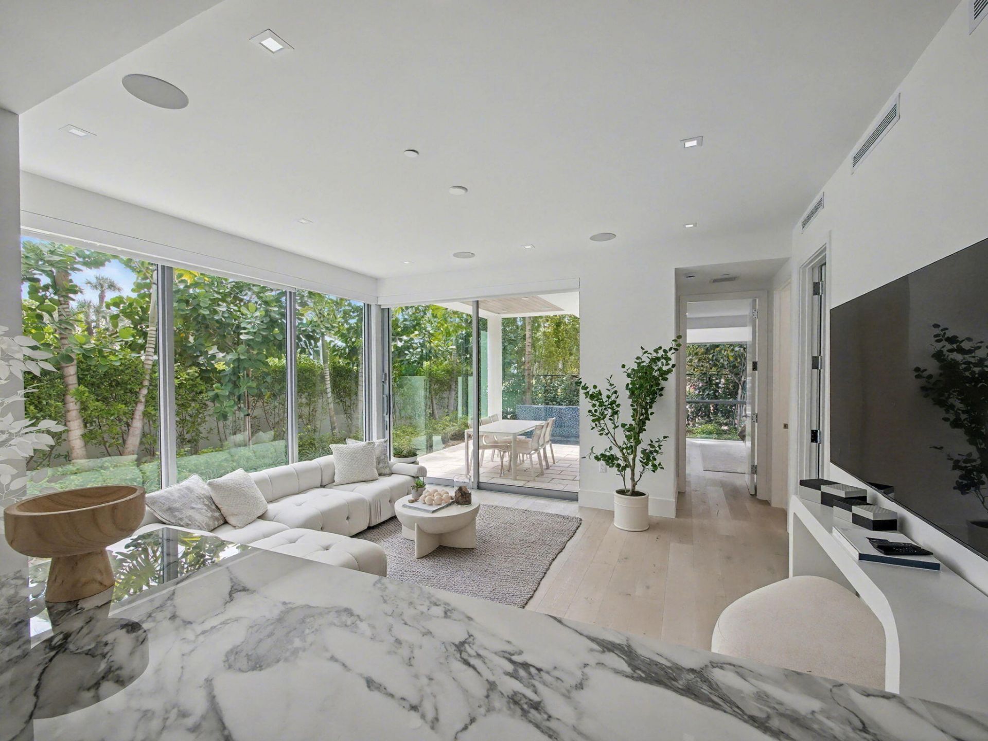 1070 Del Harbour Drive, Delray Beach, FL 33483 Photo