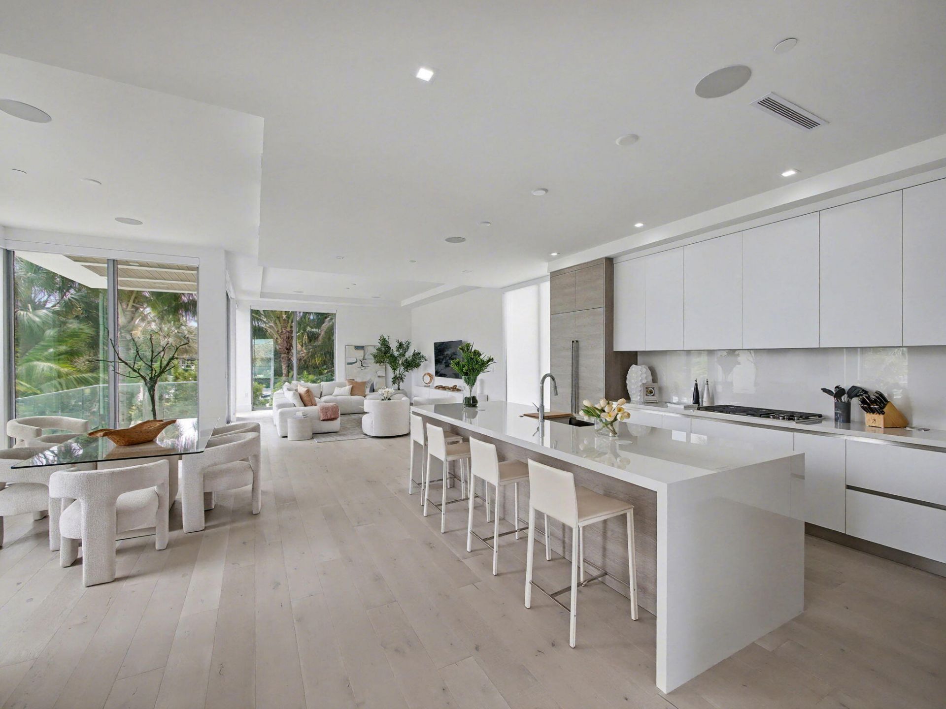 1070 Del Harbour Drive, Delray Beach, FL 33483 Photo