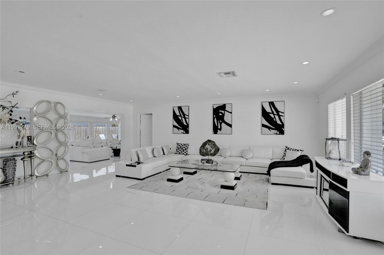 4100 Bayview Dr, Fort Lauderdale, FL 33308 Photo