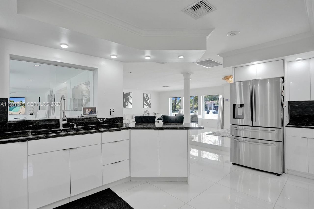4100 Bayview Dr, Fort Lauderdale, FL 33308 Photo