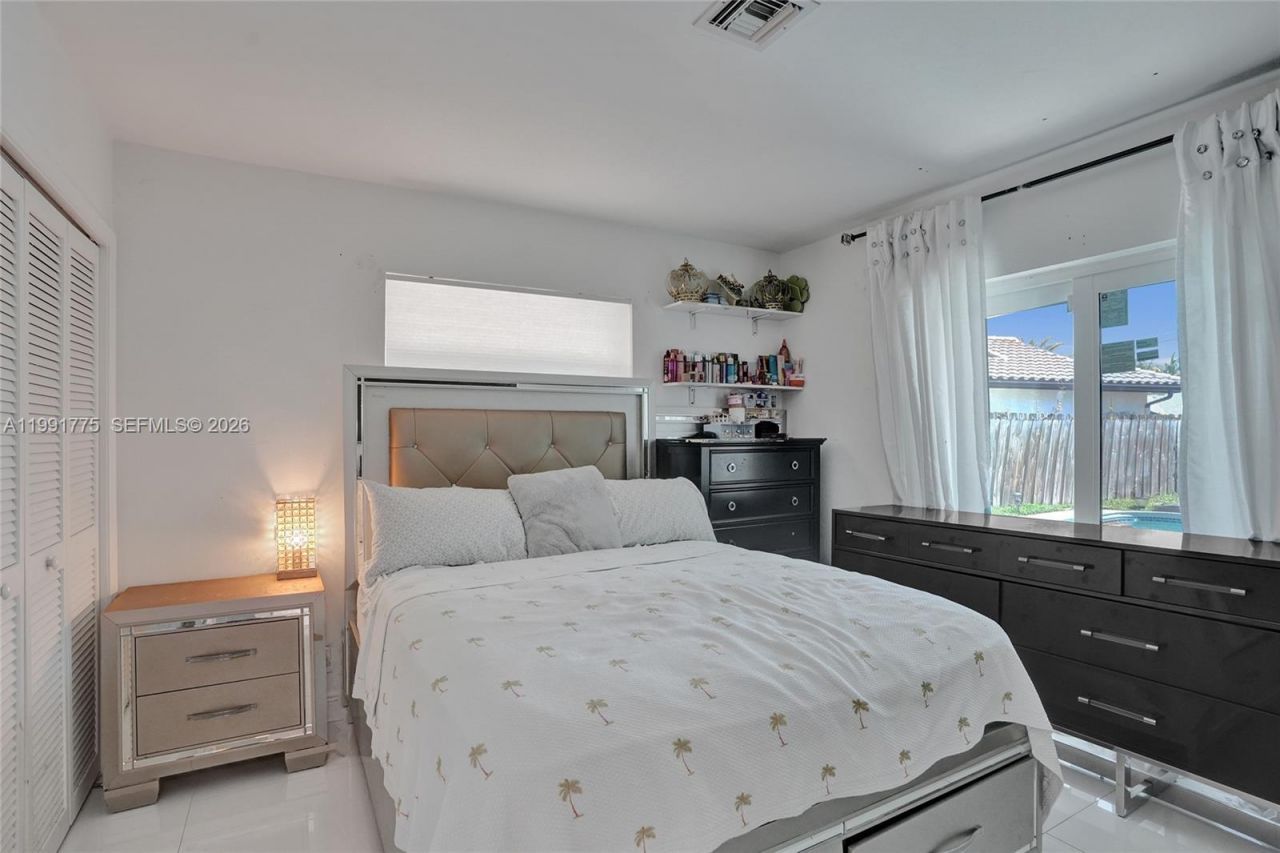 4100 Bayview Dr, Fort Lauderdale, FL 33308 Photo