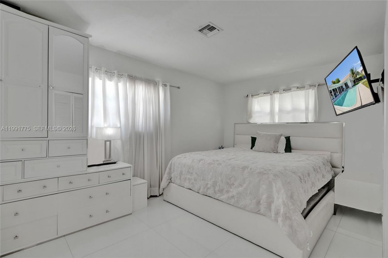 4100 Bayview Dr, Fort Lauderdale, FL 33308 Photo