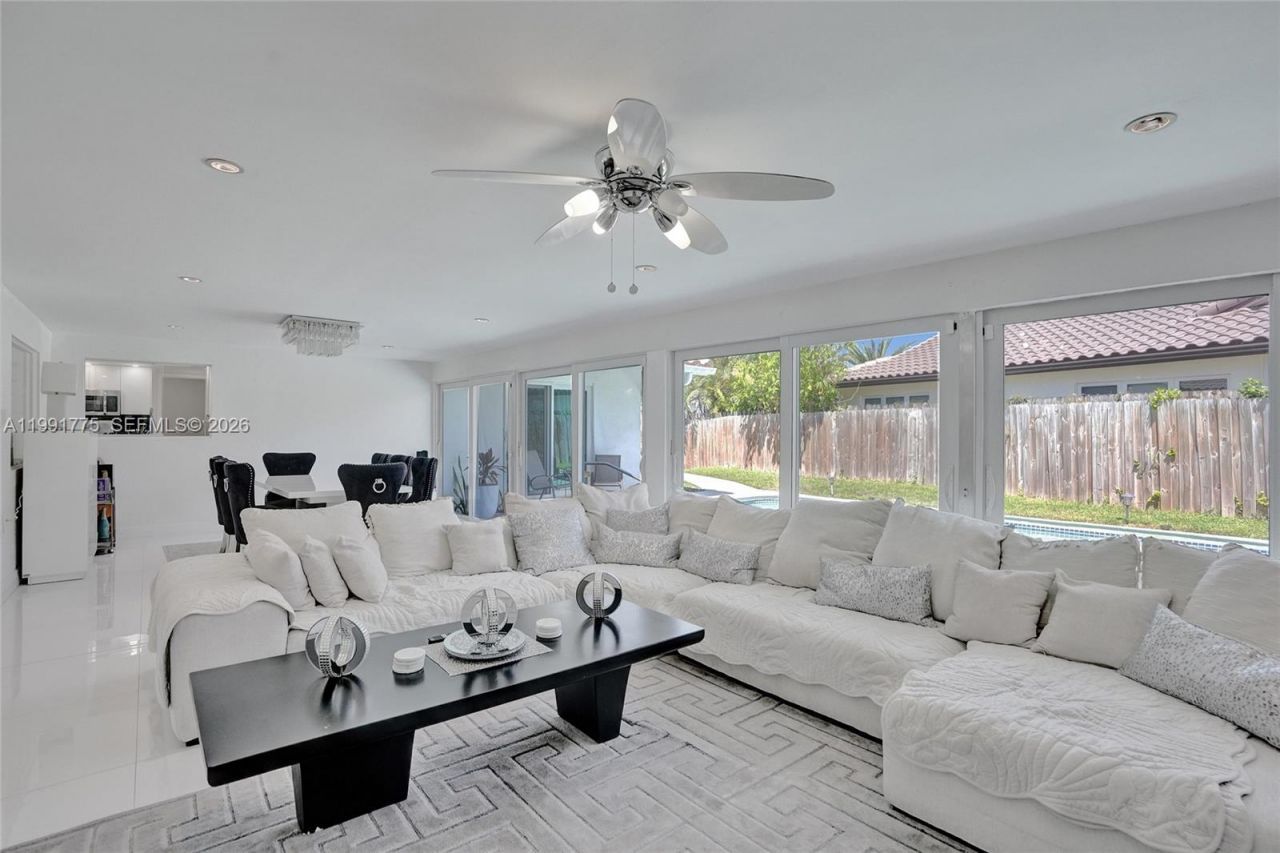 4100 Bayview Dr, Fort Lauderdale, FL 33308 Photo