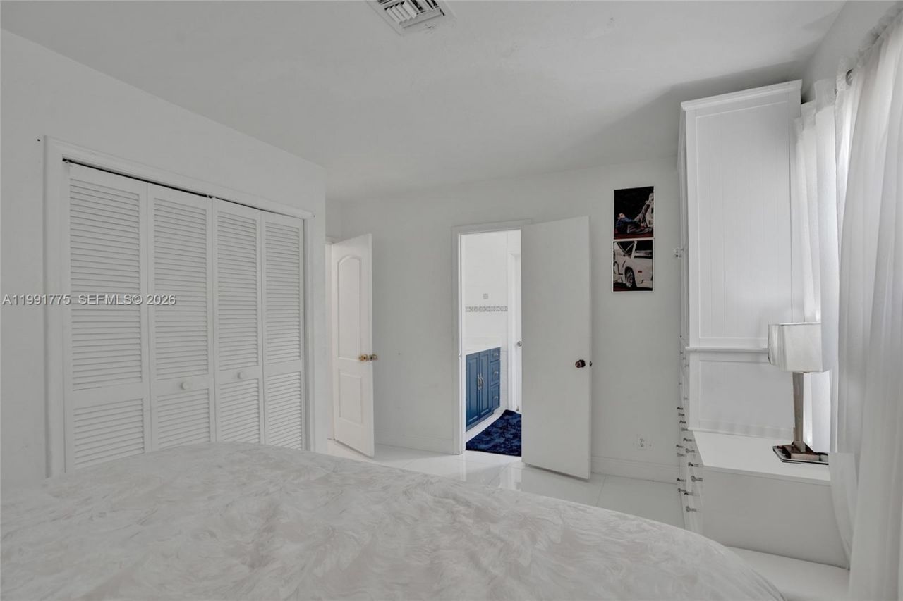 4100 Bayview Dr, Fort Lauderdale, FL 33308 Photo
