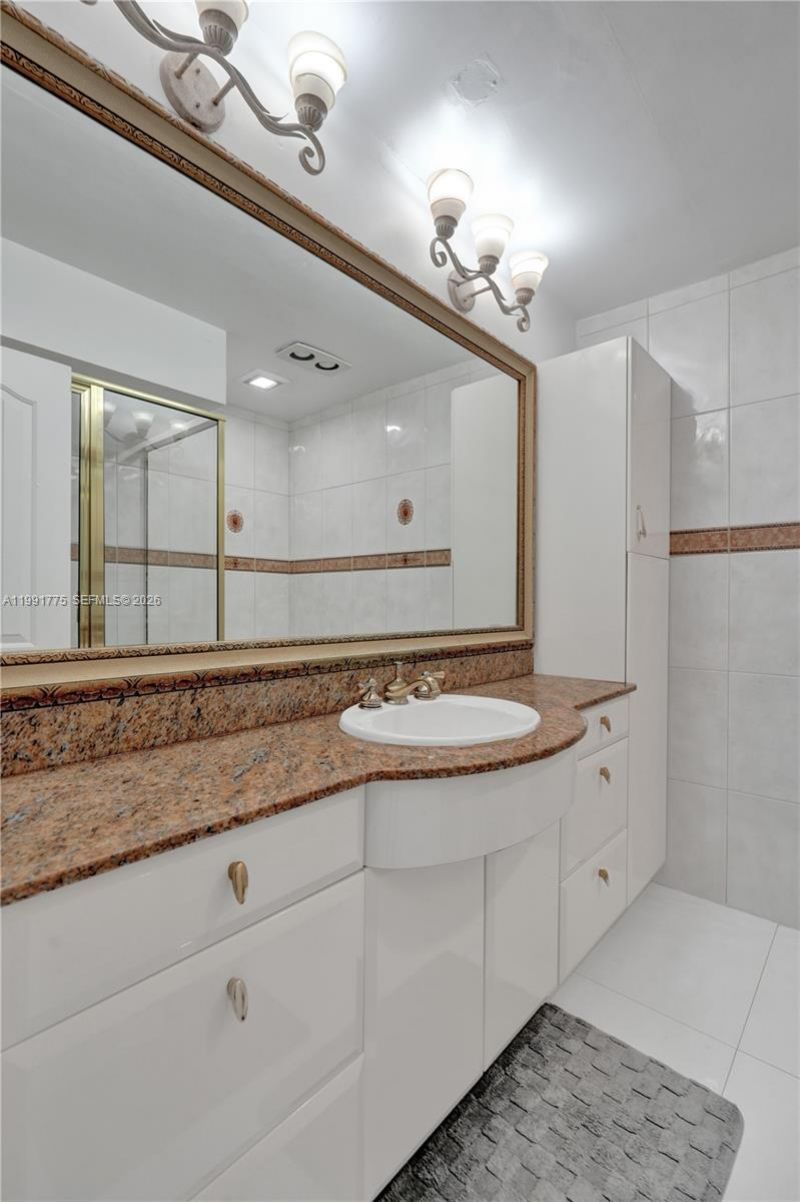 4100 Bayview Dr , Fort Lauderdale, FL 33308 Photo