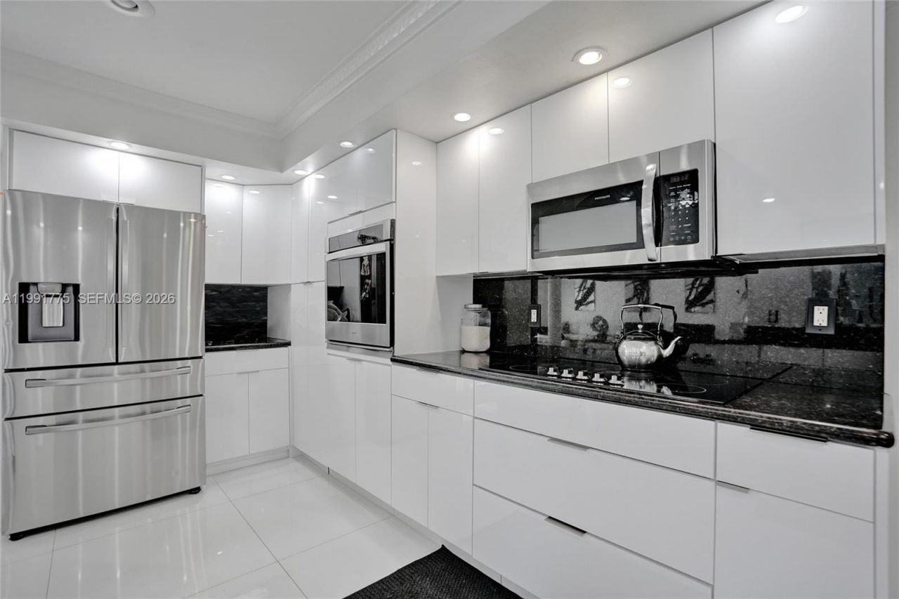 4100 Bayview Dr, Fort Lauderdale, FL 33308 Photo