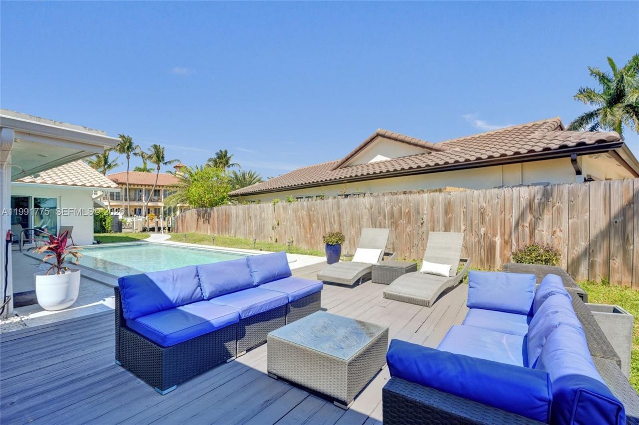 4100 Bayview Dr, Fort Lauderdale, FL 33308 Photo