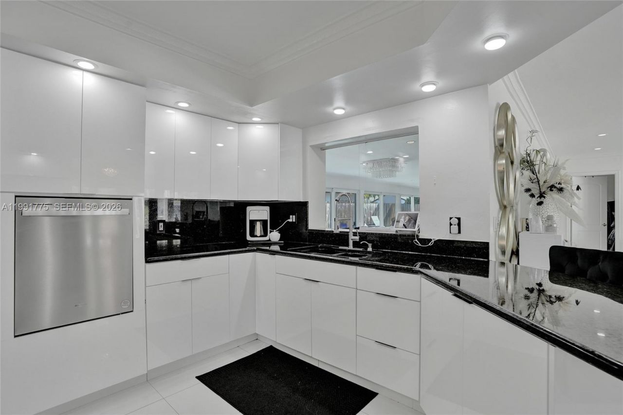 4100 Bayview Dr , Fort Lauderdale, FL 33308 Photo