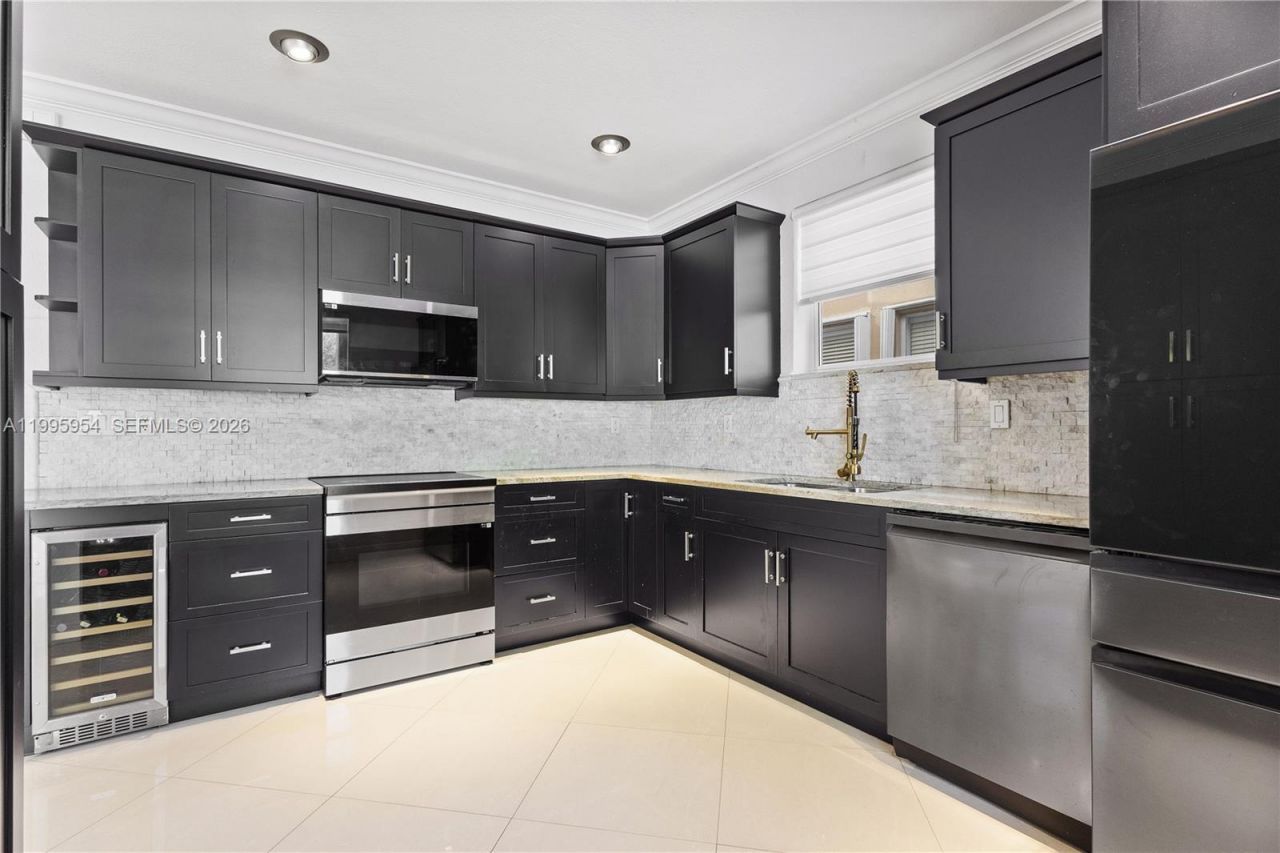 2424 SW 152nd Path , Miami, FL 33185 Photo