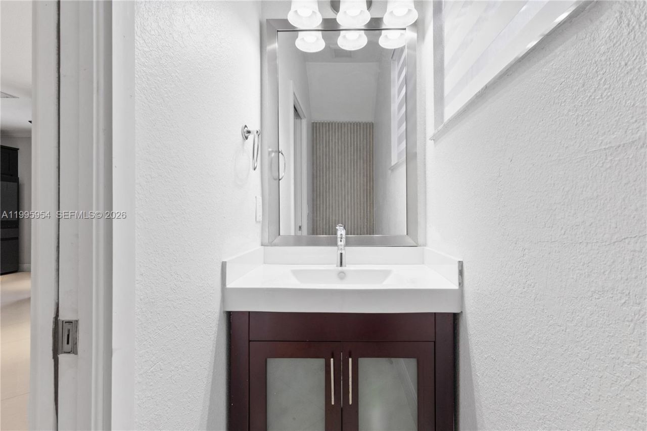 2424 SW 152nd Path , Miami, FL 33185 Photo