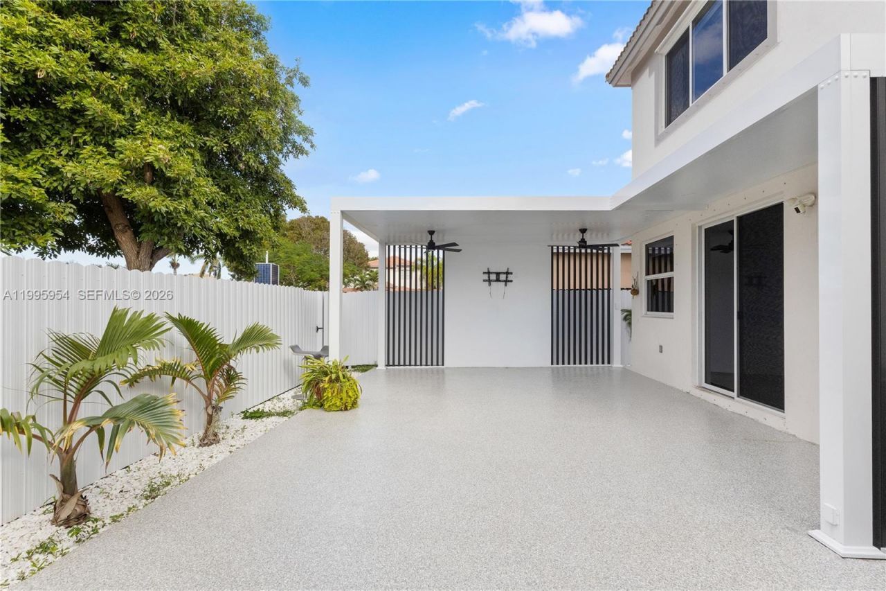 2424 SW 152nd Path , Miami, FL 33185 Photo