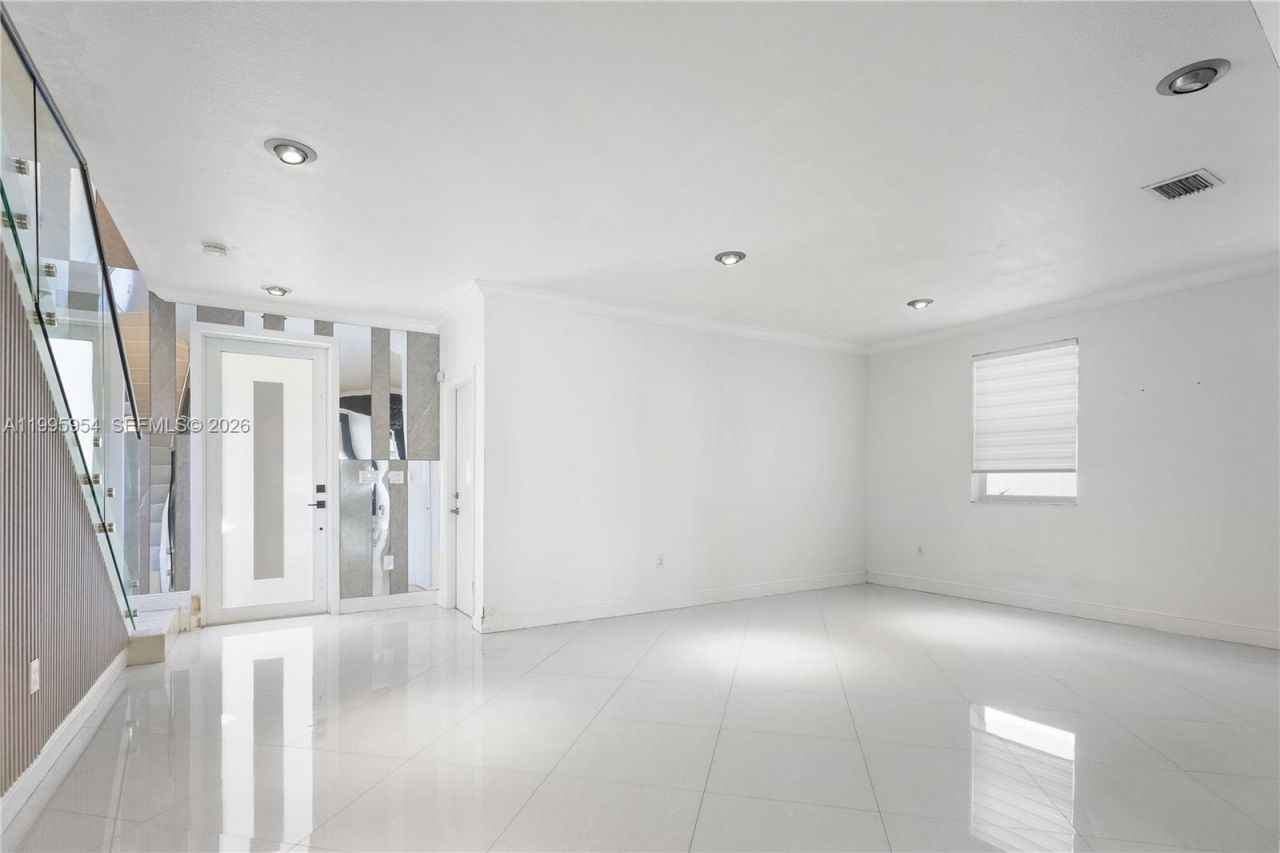 2424 SW 152nd Path , Miami, FL 33185 Photo