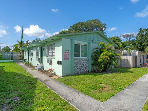 3712 SW 12th Ct, Fort Lauderdale, FL 33312