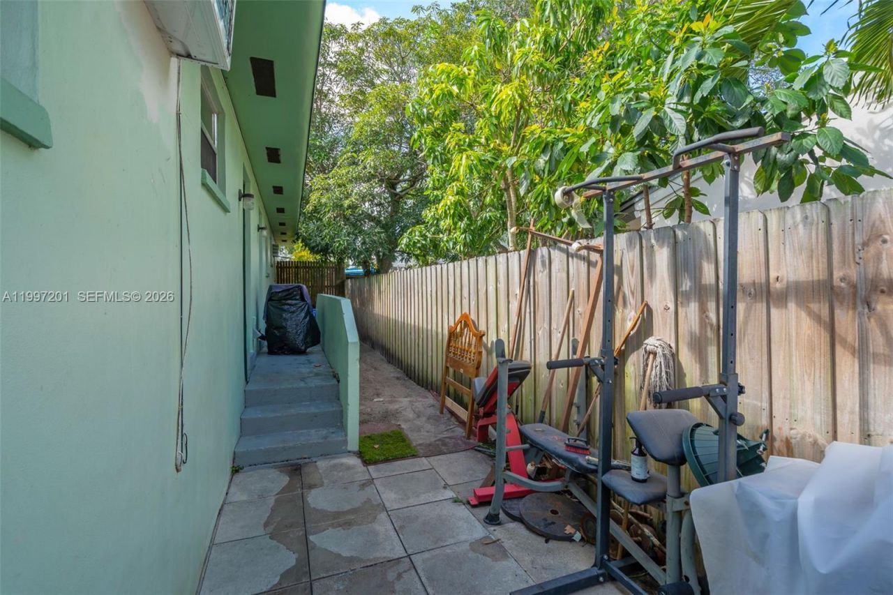 3712 SW 12th Ct, Fort Lauderdale, FL 33312 Photo