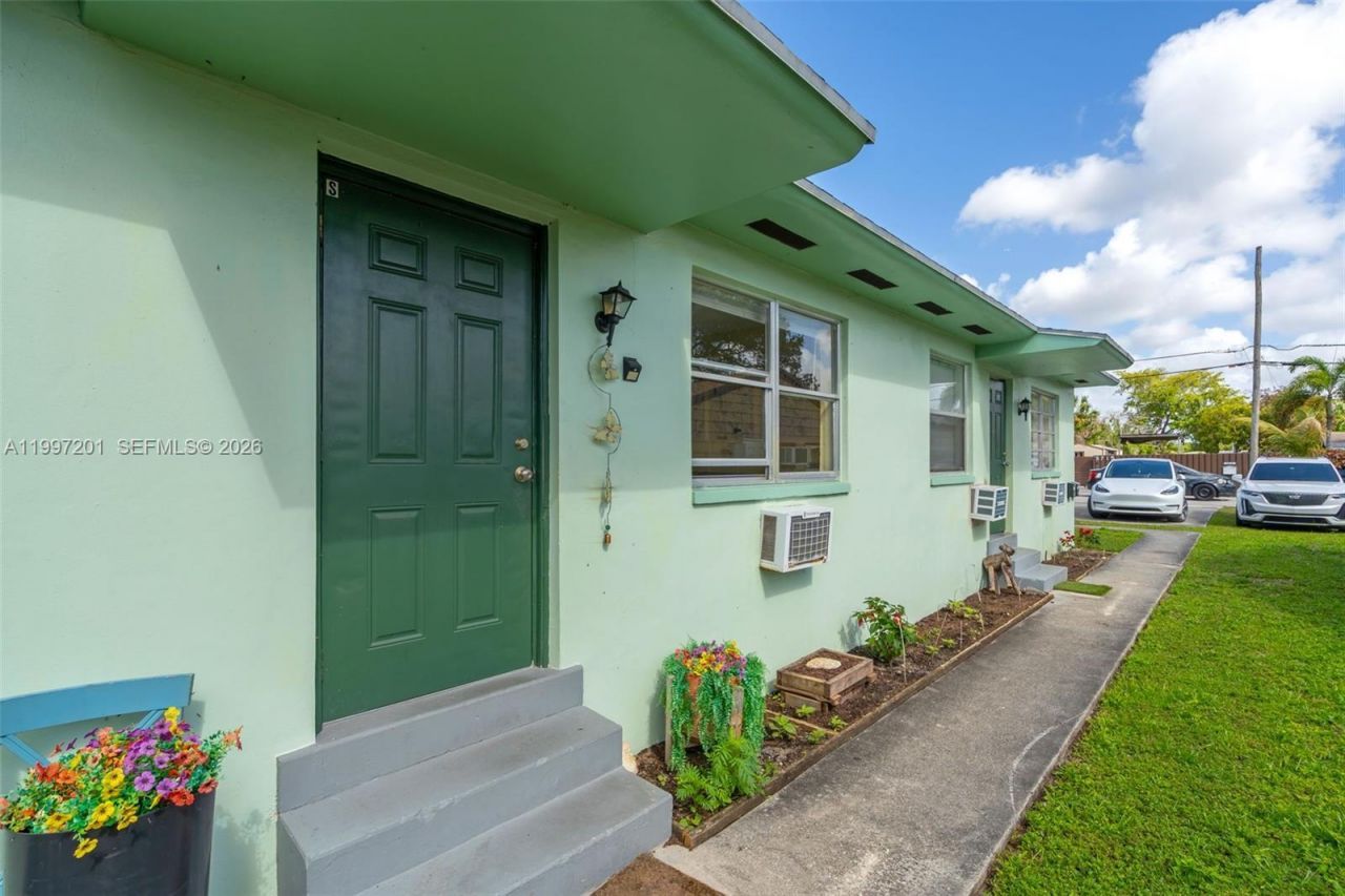 3712 SW 12th Ct, Fort Lauderdale, FL 33312 Photo