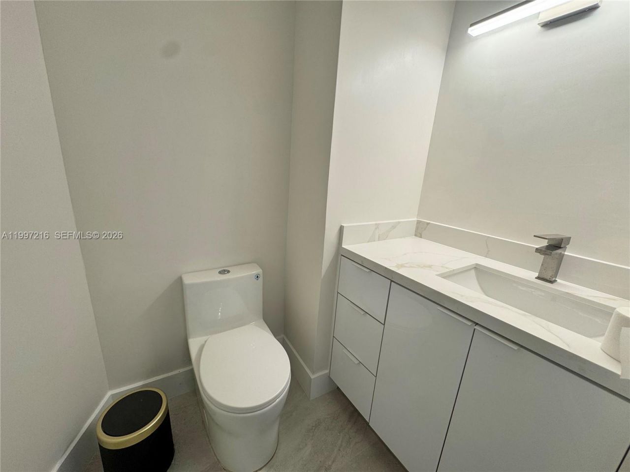 2899 Collins Ave , Unit 424, Miami Beach, FL 33140 Photo