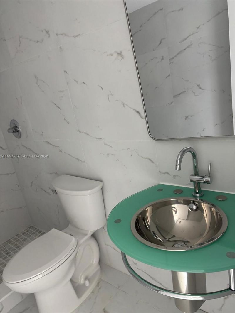 18840 NW 57th Ave , Unit 301, Hialeah, FL 33015 Photo