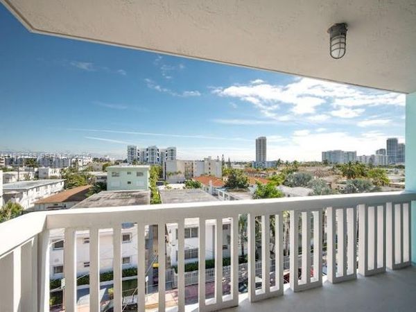 7620 Carlyle Ave , Unit 606, Miami Beach, FL 33141