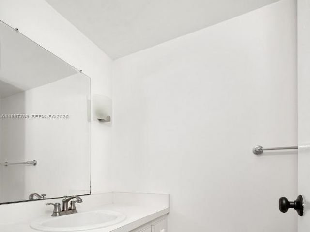 7620 Carlyle Ave , Unit 606, Miami Beach, FL 33141 Photo
