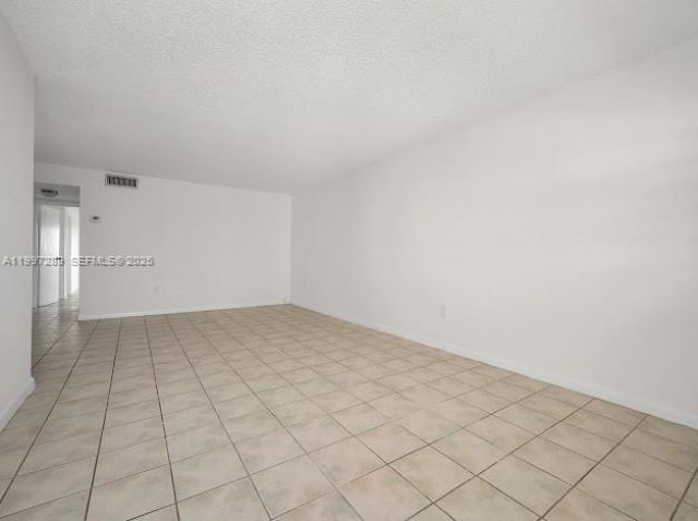 7620 Carlyle Ave , Unit 606, Miami Beach, FL 33141 Photo