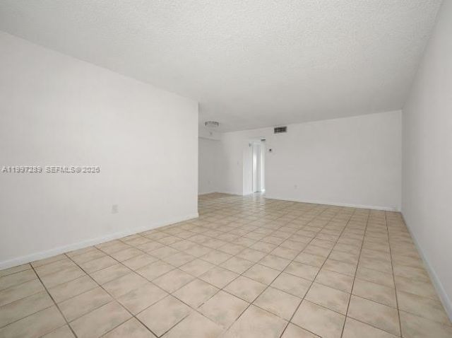 7620 Carlyle Ave , Unit 606, Miami Beach, FL 33141 Photo