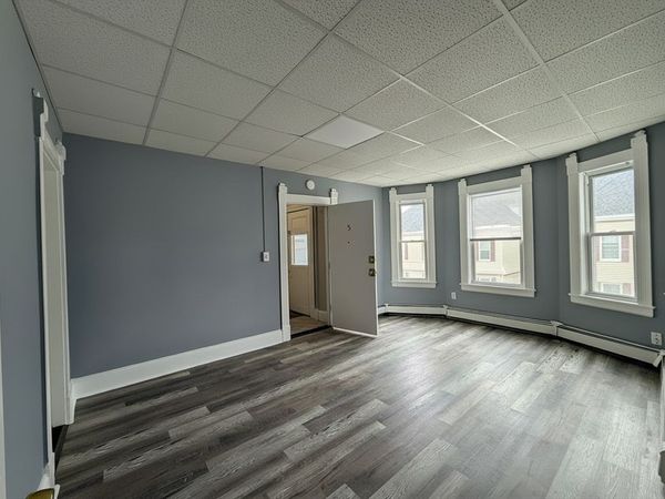 133 University Ave, Unit 5, Lowell, MA 01854