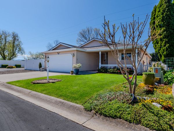 252 Jena Court, Unit # 1, Central Point, OR 97502