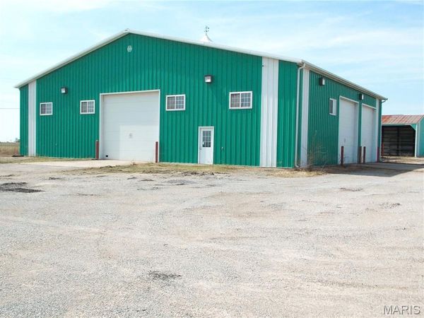 7275 N 1220 Lane , Mt Carmel, IL 62863