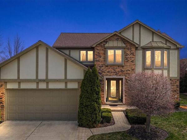 39344 Lorien Drive, Sterling Heights, MI 48313