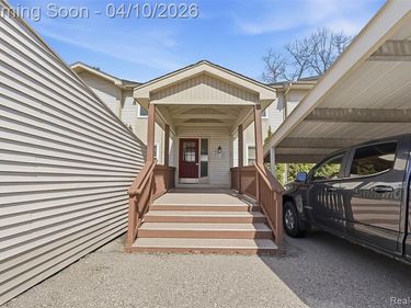 4964 Oak Hill Drive, Waterford Twp, MI 48329