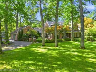 325 Lowell Court, Bloomfield Twp, MI 48304