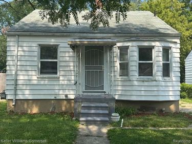 18941 Elkhart Street , Harper Woods, MI 48225