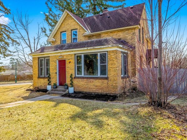 713 3rd Avenue SW, Cambridge, MN 55008