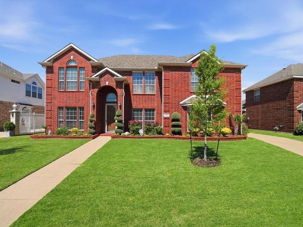 2824 Gillespie Lane, Grand Prairie, TX 75052
