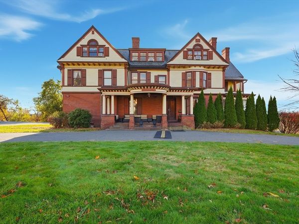 270 Maple St, Springfield, MA 01105