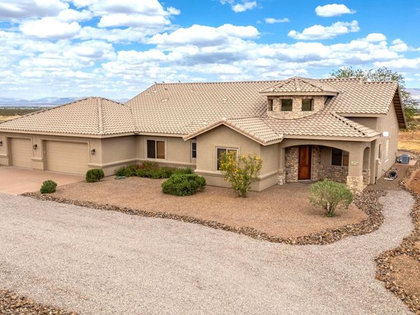 6754 E ROBERTO Loop, Hereford, AZ 85615