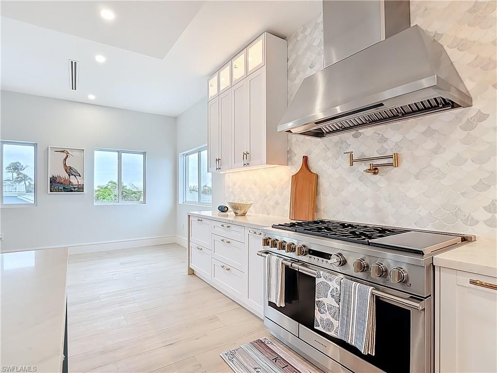 445 Madison Ct, Fort Myers Beach, FL 33931 Photo