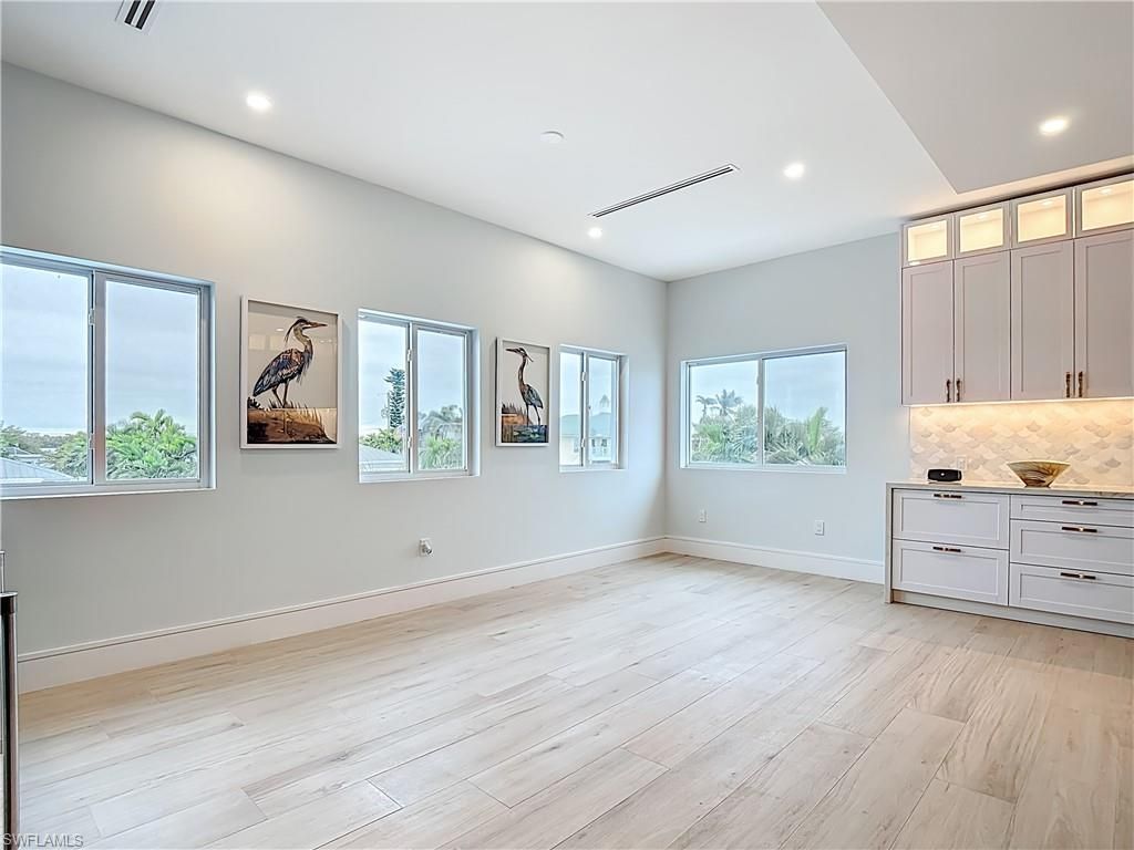 445 Madison Ct, Fort Myers Beach, FL 33931 Photo