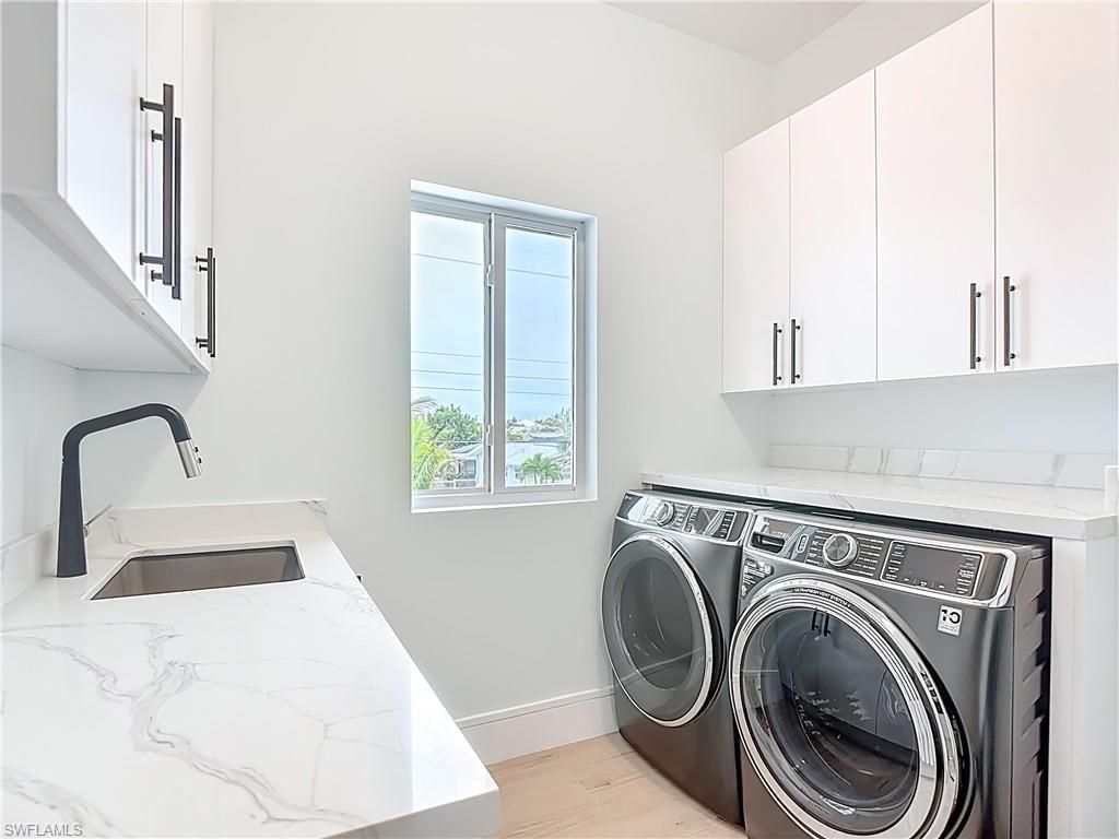 445 Madison Ct, Fort Myers Beach, FL 33931 Photo