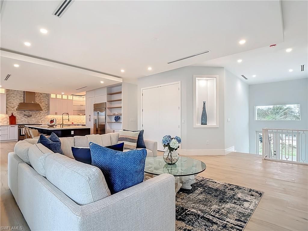 445 Madison Ct, Fort Myers Beach, FL 33931 Photo