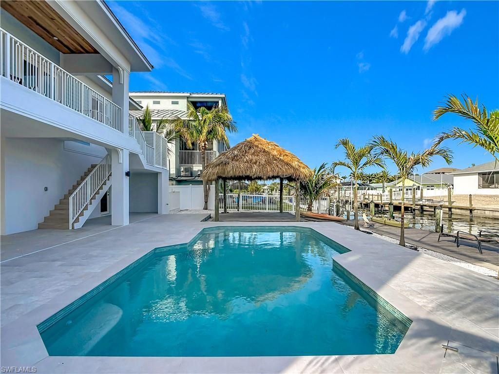 445 Madison Ct, Fort Myers Beach, FL 33931 Photo